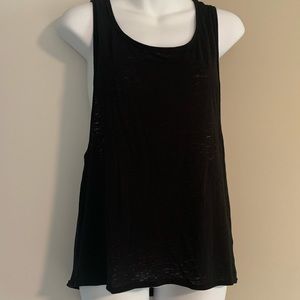 Lightweight black tank top Mudd